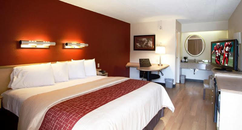 Red Roof Inn Detroit - Dearborn-Greenfield Village Екстер'єр фото
