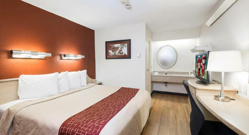 Red Roof Inn Detroit - Dearborn-Greenfield Village Екстер'єр фото